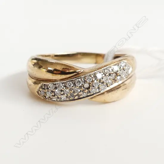 9CT DIAMOND & IMITATION STONE DRESS RING (1 MISSING) 4.6 GRAMS