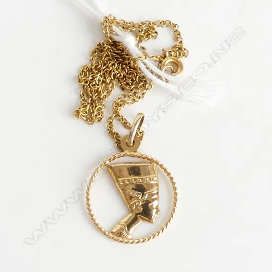 9ct GOLD CHAIN & BUST OF NEFERTITI PENDANT 2gm