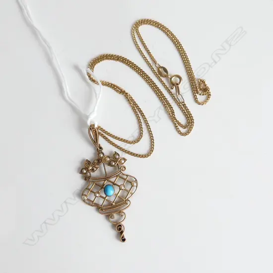 9CT PENDANT ON 9CT CHAIN 5gm