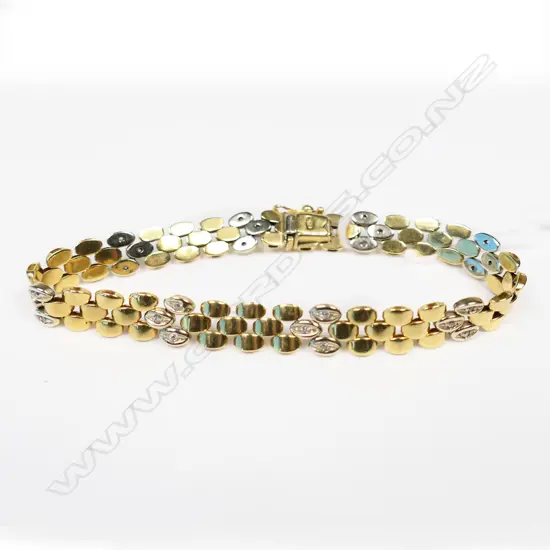 18CT YELLOW GOLD & DIAMOND BRACELET 19gms ONE DIAMOND MISSING