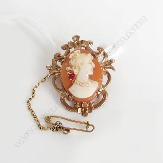 9ct CAMEO BROOCH, 3gm