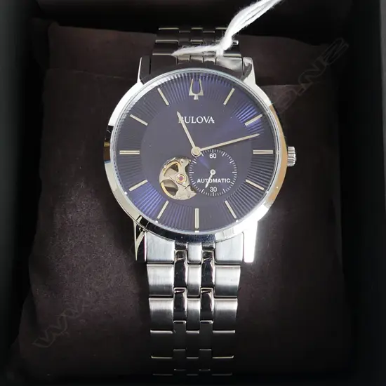 GENTS BULOVA WRIST WATCH, BOXED
