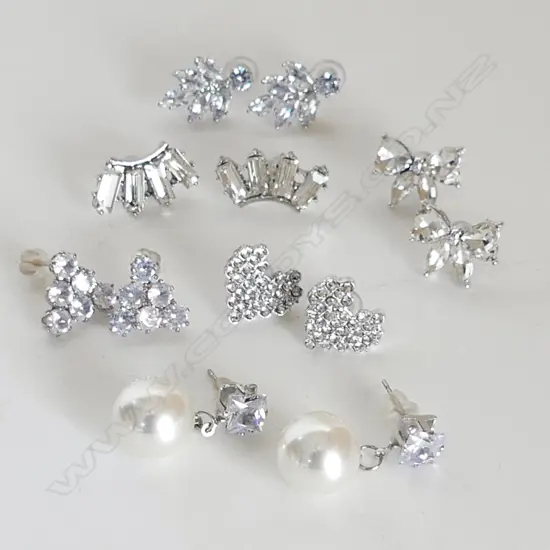 6 PRS SPARKLY SILVER TONE FASHION EARRINGS, STUDS