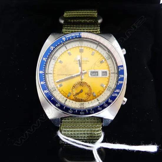 VINTAGE MENS SEIKO WATCH, 'POGUE' 1976, AUTOMATIC, GOLD DIAL, BOTH DIALS RUNNING...