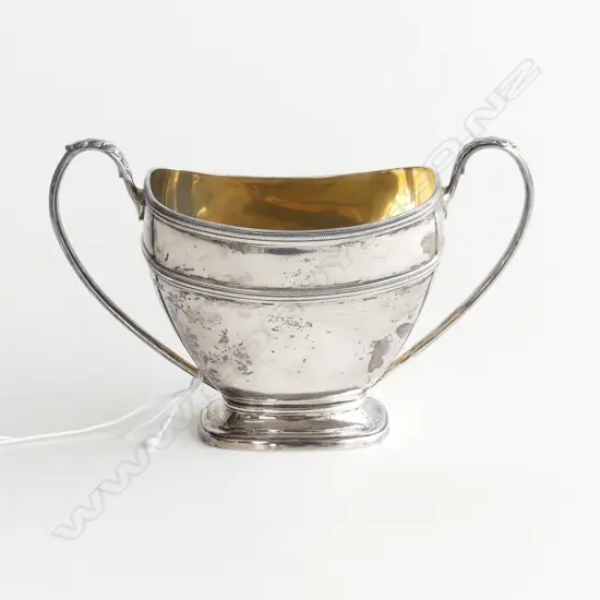 GEORGIAN STYLE STG SILVER SUGAR BOWL, GILT LINED SHEFFIELD 1927 173 GM