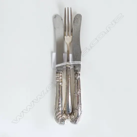 2 ST. SILVER PISTOL GRIP FRUIT KNIVES AND A PICKLE FORK