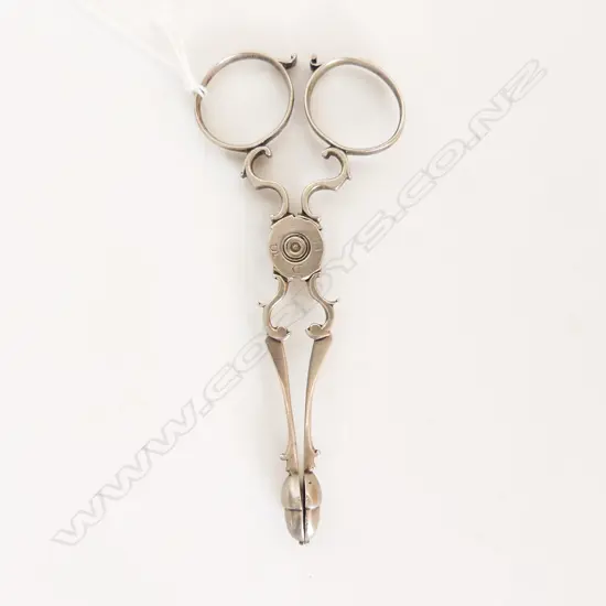 A pair of Georgian silver scissor action sugar nips