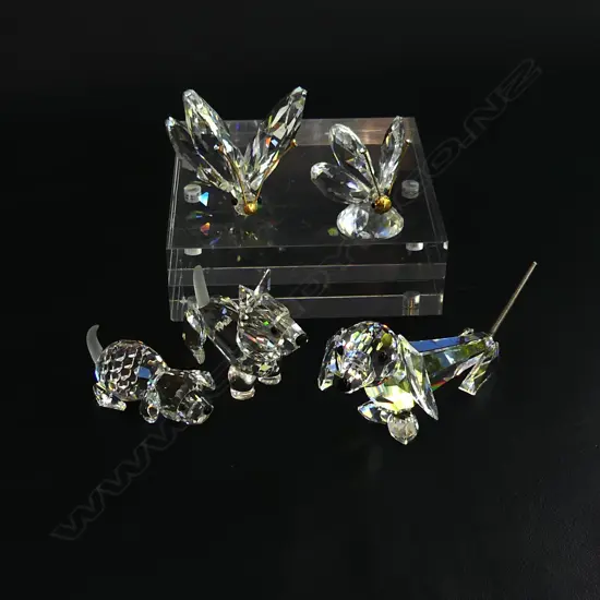 5 PCES SWAROVSKI CRYSTAL; 3 DOGS, 2 BUTTERFLIES - ALL IN ORIG. BOXES