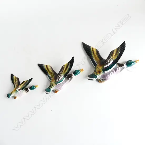 3 WALL DUCKS LARGEST W.235mm
