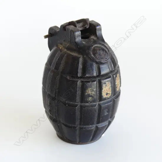 WWI BRITISH MILLS GRENADE H.90mm