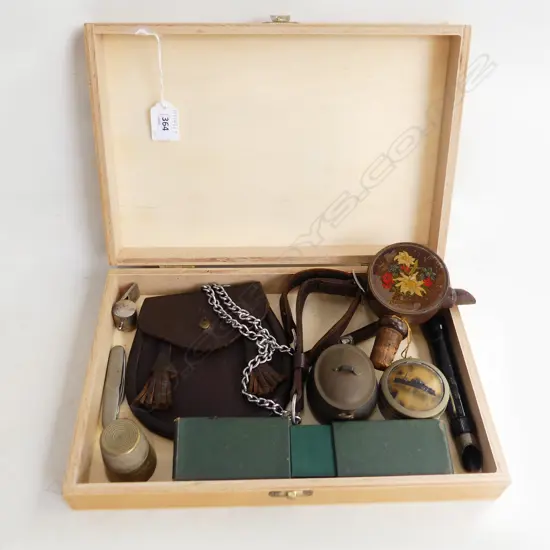 SMALL WOODEN BOX W290MM & 10 VINTAGE COLLECTABLES