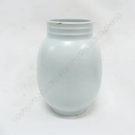 C/LYNN DUCK EGG BLUE HAND POTTED VASE H190 CHIPS TO BASE