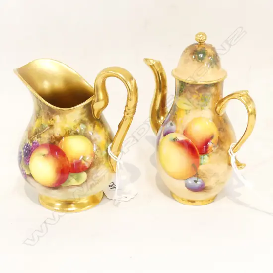 ROYAL WORCESTER LIDDED JUG SIGNED ROBERTS H.120mm