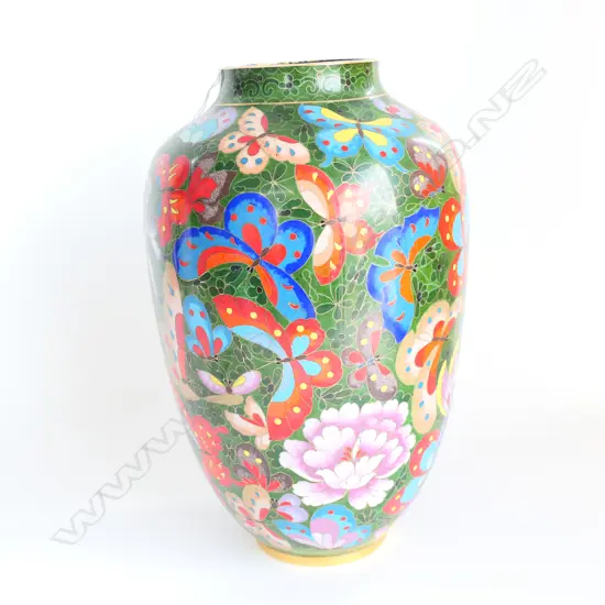 ORIENTAL CLOISONNE VASE W BUTTERFLYS & CHRYSANTHEMUMS, H.330mm