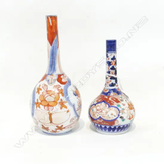 TWO OLD JAPANESE IMARI BOTTLE VASES H.150 & 190mm