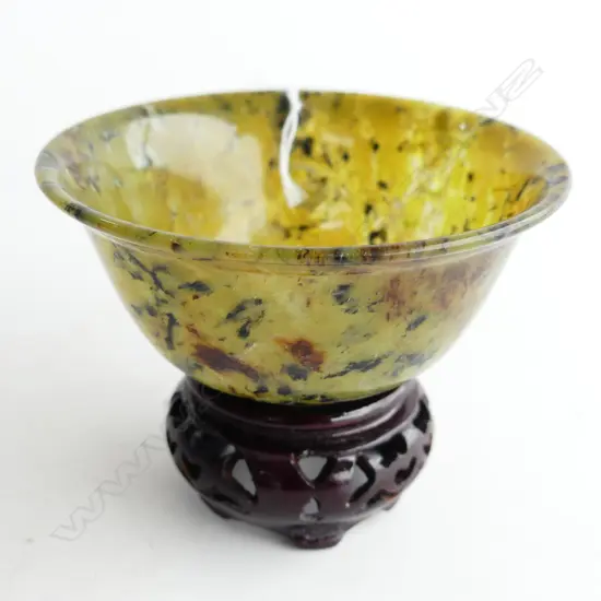 JADE? BOWL 100mm dia ON STAND 