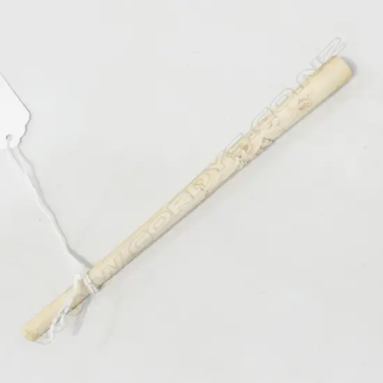 ANTIQUE IVORY CIGARETTE HOLDER, WITH CARVED FLORAL DECORATION, L.16CM