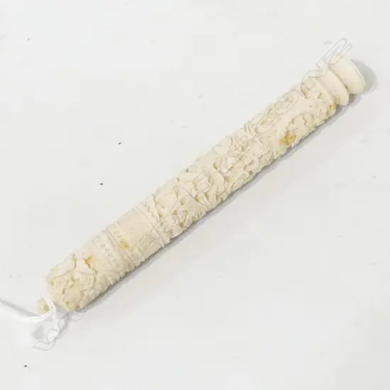 CARVED IVORY NEEDLE HOLDER WITH NEEDLES L 150 MM