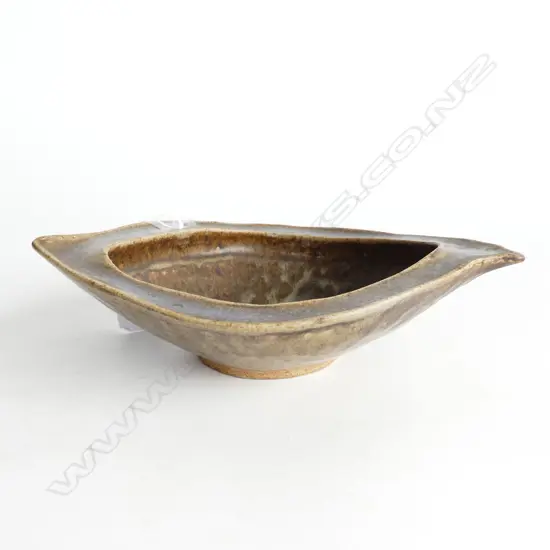 JIM GREIG ELIPTICAL BOWL incised mark L.203mm