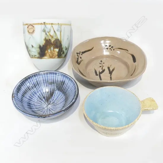 4 POTTERY PCES: Japanese bowl. Welford wall vase. LP ramekin. Toby C bowl.