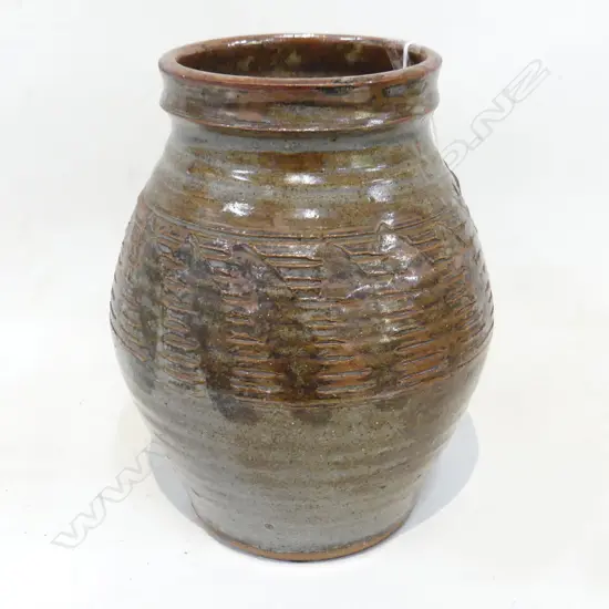 PETER STICHBURY POTTERY VASE incised decoration H.175mm