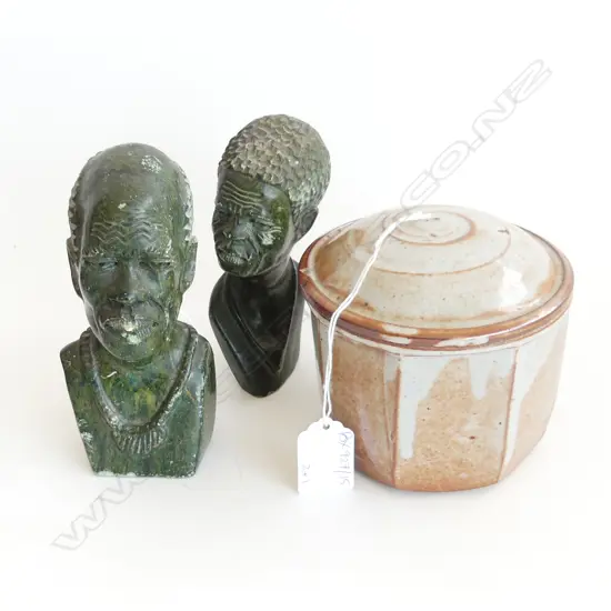 CAMPBELL HEGEN LIDDED JAR H.105mm + 2 AFRICAN VERDITE BUSTS SIGNED FOMBE H.140mm 