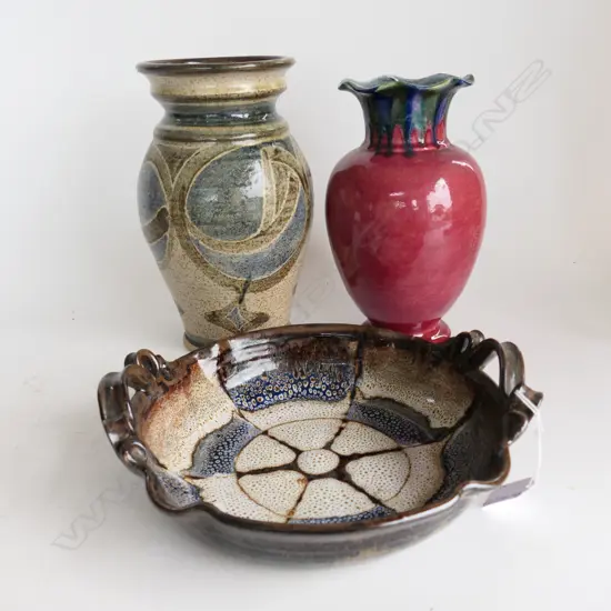 2 LG STUDIO POTTERY VASES H.270mm + DISH 255mm dia