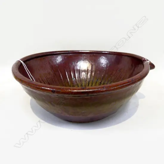 LEN CASTLE STONEWARE POURING BOWL c.1970s 220mm dia