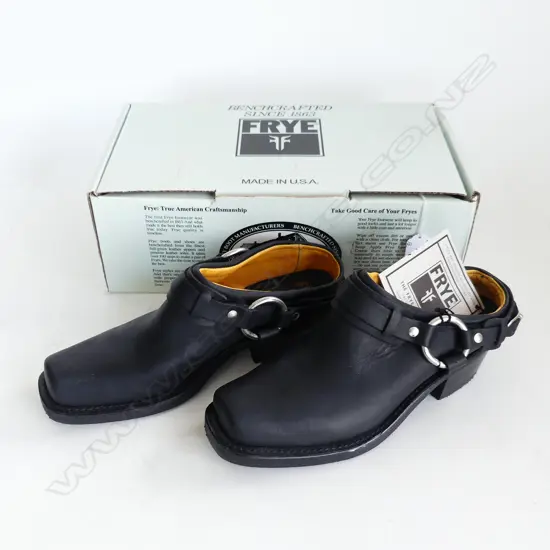 PR FRYE (USA) WOMEN'S 'BLACK MULE CLOG' SHOES size 8 1/2 M(medium) as new in box