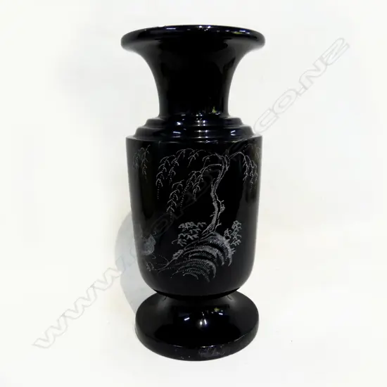 ENGRAVED ORIENTAL BLACK MARBLE VASE H.280mm