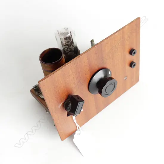 Hikers 1 - popular one-valve, low voltage (space charge), radio design