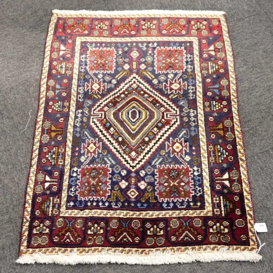 127G - SML PERSIAN HAND KNOTTED RUG 840 x 600mm