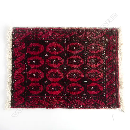 SMALL HAND KNOTTED WOOL PILE MAT 420x560mm