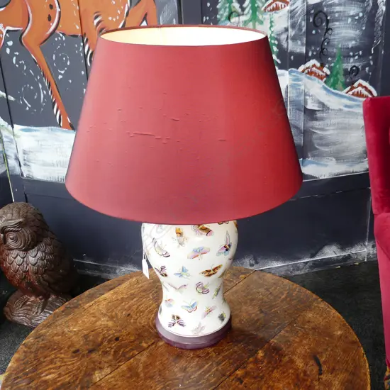 CERAMIC GINGER JAR LAMP w. BUTTERYFLY DESIGN, RED SHADE H.550mm
