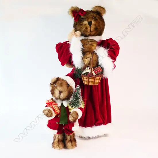 2 STANDING XMAS BEARS FIGURES, LARGEST: H.850mm