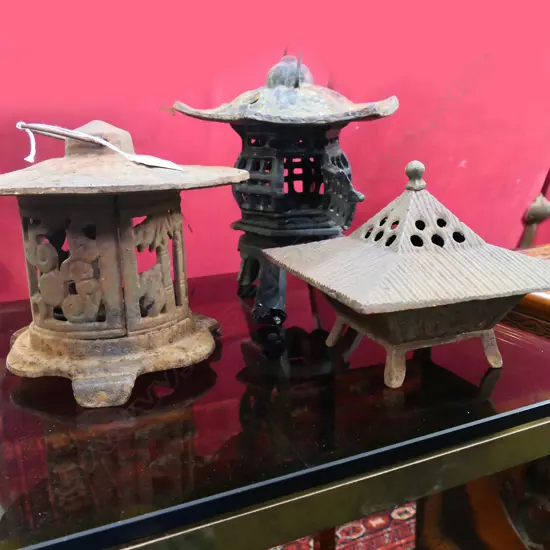 3 CAST IRON GARDEN PAGODA CANDLE HOLDERS H.240mm