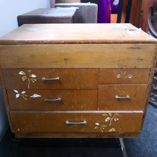 OLD JAPANESE SEWING BOX AF