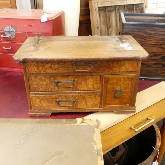OLD JAPANESE SEWING BOX / CHEST AF