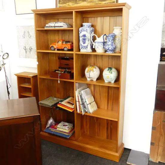 LG WOODEN BOOKCASE 1260x280x1885mm