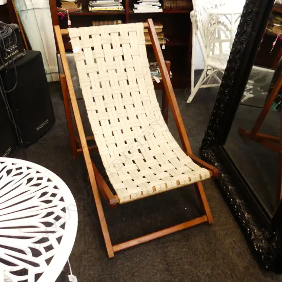 VINTAGE DECK CHAIR