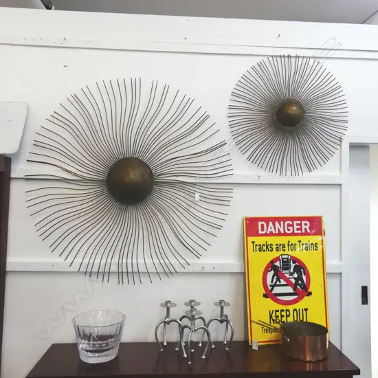 A PAIR OF RETRO STARBURST COPPER WALL ART, DIA600-1000MM