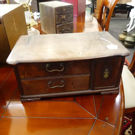 SMALL OLD JAPANESE CHEST AF