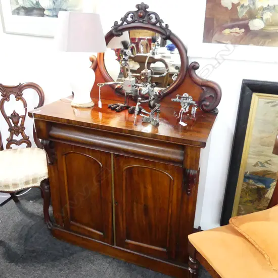 VICT MAHOGANY MIRROR BACKED CHIFFONIER H 1400 MM