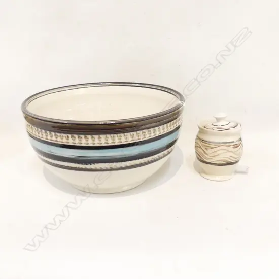 STUDIO POTTERY HONEY POT H110 BY PAUL WALSH & LARGE BOWL DIA 270MM