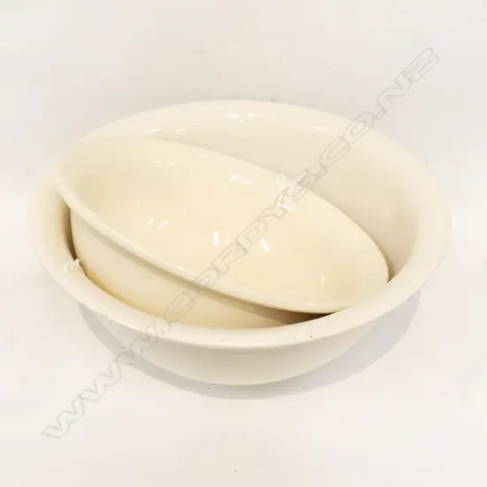 2 C/LYNN MIXING BOWLS LARGEST DIA 260MM