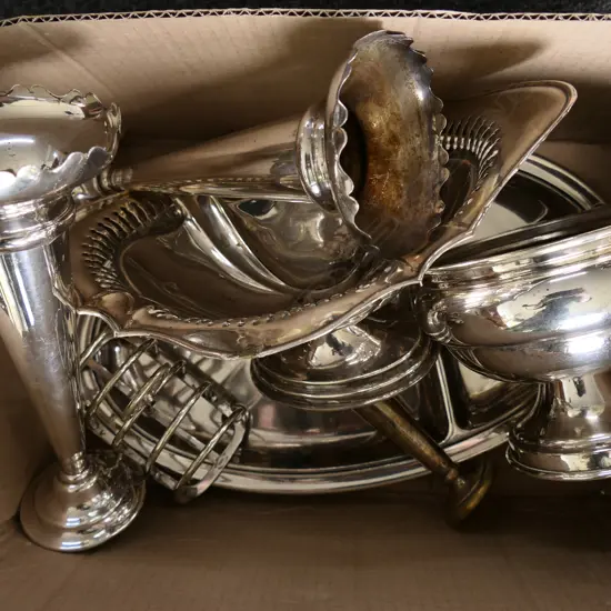 ASSTD SILVER PLATE INCLDS 2 TRUMPET VASES
