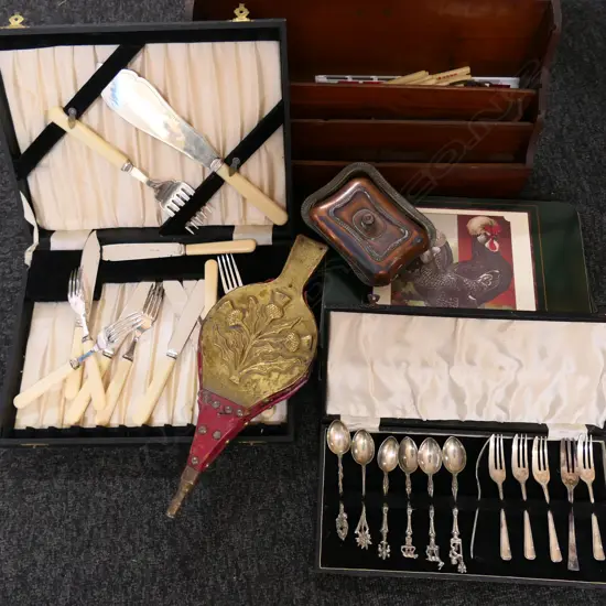 6 ASSTD DINING ITEMS, 1 BOXED SILVER PLATE FISH SET, BRASS & LEATHER FIRE BELLOWS, PLACEMATS ETC