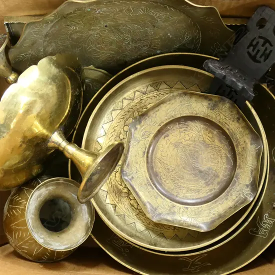 ASSTD 10 PCS VINTAGE CHINESE BRASS, 1 w wooden stand