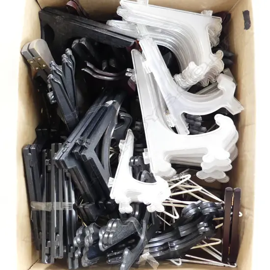 BOX LOT 100+ ASST. PLATE STANDS