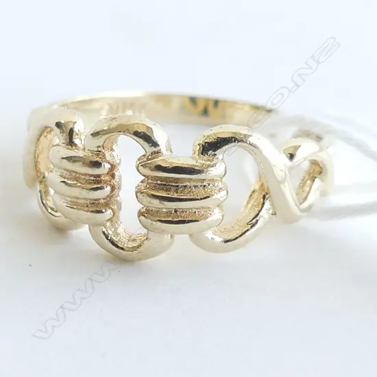 14CT GOLD LINKED RING 2.9GMS 